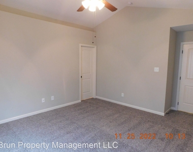 2313 Talbott Way - Photo Thumbnail 20