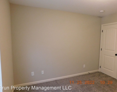 2313 Talbott Way - Photo Thumbnail 31