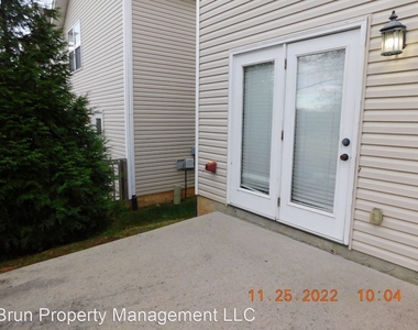 2313 Talbott Way - Photo Thumbnail 14