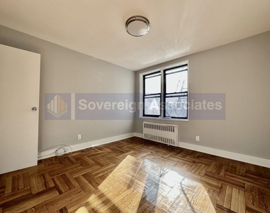 525-527 Riverdale Avenue - Photo Thumbnail 2