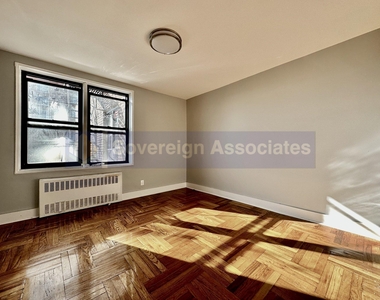 525-527 Riverdale Avenue - Photo Thumbnail 0