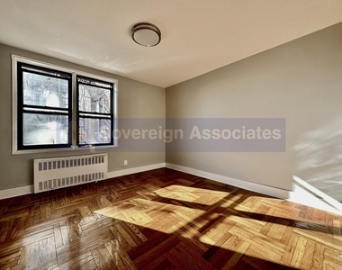 525-527 Riverdale Avenue - Photo Thumbnail 7