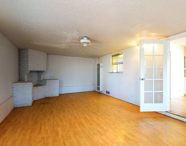 1329 Lobo Place Ne - Photo Thumbnail 0