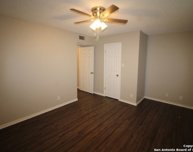 8611 Datapoint Dr - Photo Thumbnail 15