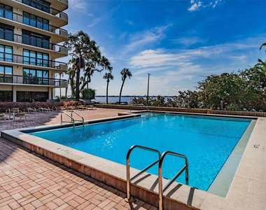 2413 Bayshore Boulevard - Photo Thumbnail 23