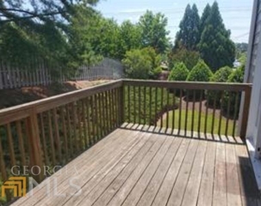 10880 Skyway Dr - Photo Thumbnail 10