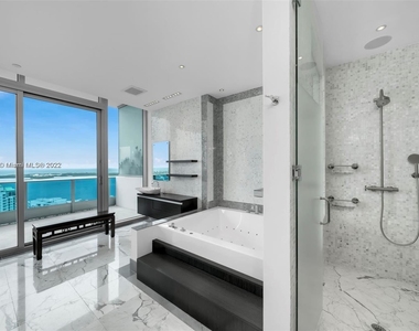 200 Biscayne Boulevard Way Apt 5401 - Photo Thumbnail 16