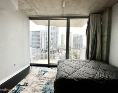 360 Nueces St #1414 - Photo Thumbnail 4