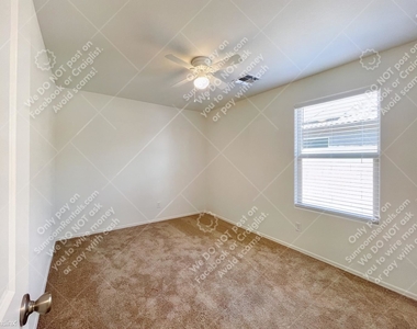 1736 E Desert Breeze Pl - Photo Thumbnail 3