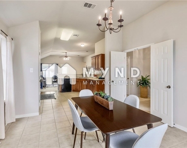 3909 Bandice Ln - Photo Thumbnail 5