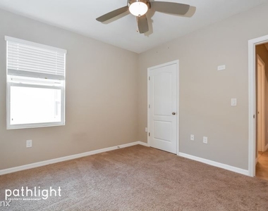 340 Spruce Pine Drive Unit - Photo Thumbnail 10