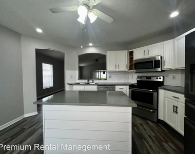 2620 Regency Oak Lane (lo) - Photo Thumbnail 8