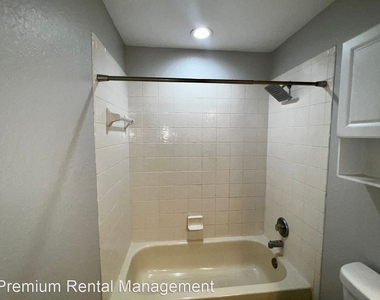 2620 Regency Oak Lane (lo) - Photo Thumbnail 30