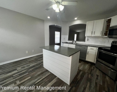 2620 Regency Oak Lane (lo) - Photo Thumbnail 7