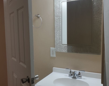 3105 Conner Drive Unit 3 - Photo Thumbnail 7