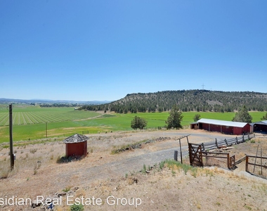 7077 Sagebrush Ln - Photo Thumbnail 1