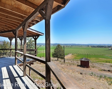 7077 Sagebrush Ln - Photo Thumbnail 3