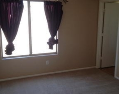 1851 W Hiddenview Drive - Photo Thumbnail 2