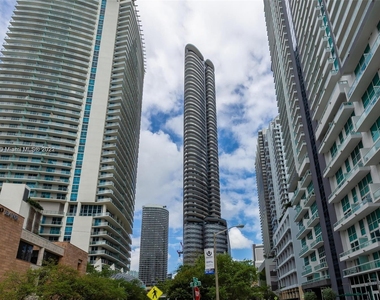 1000 Brickell Plz - Photo Thumbnail 46