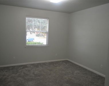 13209 Ragged Spur Court - Photo Thumbnail 18