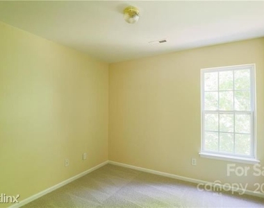 7024 R Lakeland Drive - Photo Thumbnail 6