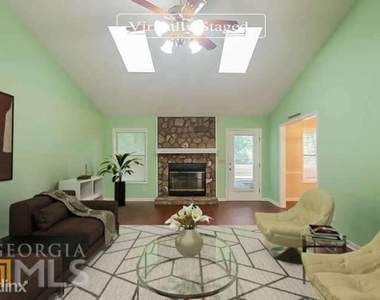 4020 R Brantley Drive - Photo Thumbnail 1