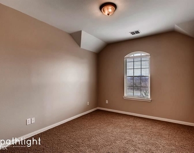 2107 Parkvista Court - Photo Thumbnail 11