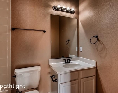 2107 Parkvista Court - Photo Thumbnail 15