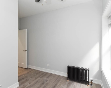 1055 W. Glenlake, Unit 2 - Photo Thumbnail 14