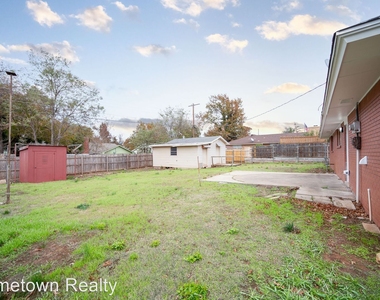 3611 Woodvale Drive - Photo Thumbnail 23