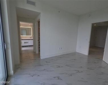 2000 Metropica Way Apt 1003 - Photo Thumbnail 3