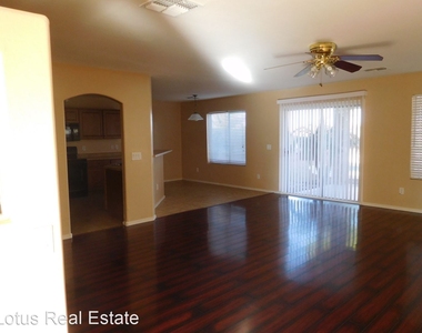 31611 N Sundown Dr. - Photo Thumbnail 2