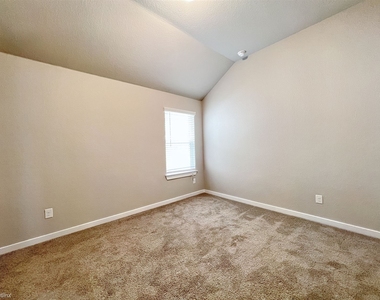 4342 Frankfurt Ln - Photo Thumbnail 13