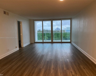 100 Bayview Dr Apt 622 - Photo Thumbnail 0