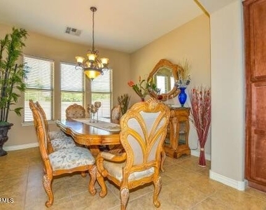 1830 W Dusty Wren Drive - Photo Thumbnail 6