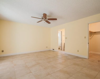 1365 W Tenaya Way - Photo Thumbnail 24