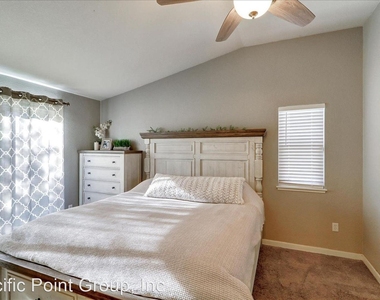 1437 Promenade Cir - Photo Thumbnail 19