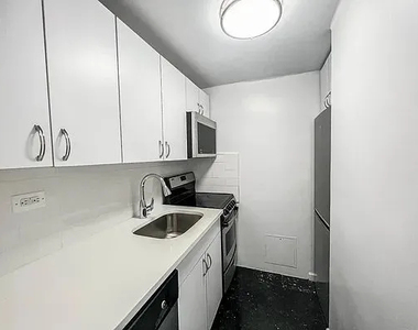 160 West 73rd Street , 14B - Photo Thumbnail 6