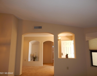 1434 E Bright Angel Drive - Photo Thumbnail 11