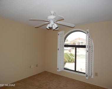 1434 E Bright Angel Drive - Photo Thumbnail 18