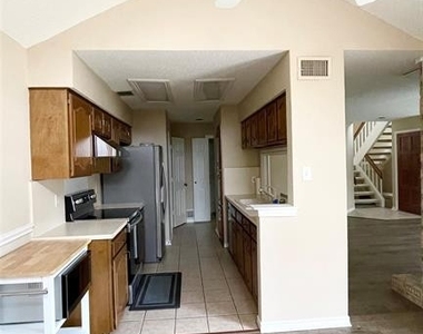 3404 Taurus Drive - Photo Thumbnail 7