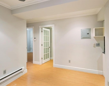 326 East 35th Street - Photo Thumbnail 7