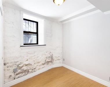 326 East 35th Street - Photo Thumbnail 2