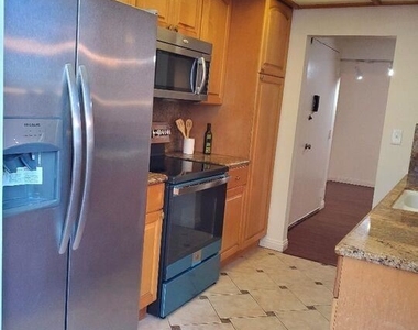 10535 Wilshire Blvd Apt 403 - Photo Thumbnail 8