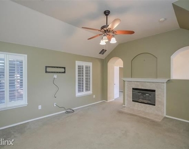 3712 R Lake Country Drive - Photo Thumbnail 18