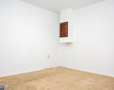 9307 R Jarrett Court - Photo Thumbnail 18