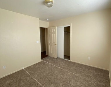 5532 W. Ashland Ct. - Photo Thumbnail 10