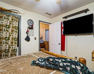 5200 R Arbor View Way - Photo Thumbnail 21