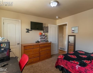 1405 R Main Street - Photo Thumbnail 12