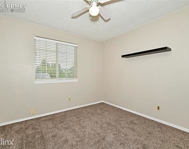 8420 R Ilex Drive - Photo Thumbnail 16